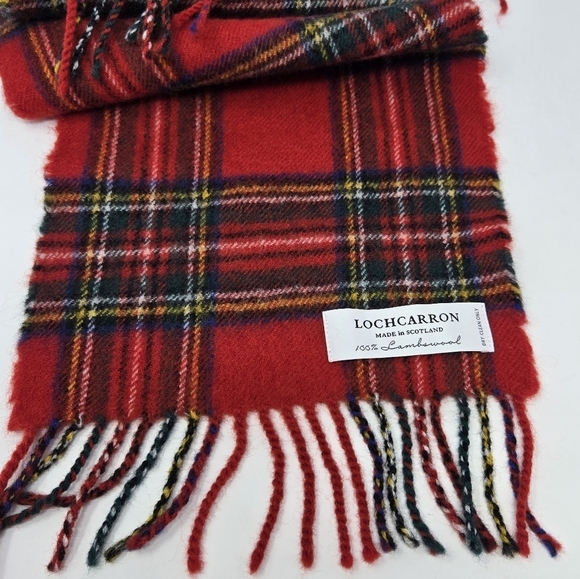 LOCHCARRON RED PLAID SCARF FRINGE ENDS 100% LAMBSWOOL SCOTLAND UNISEX OS FESTIVE - Picture 10 of 11